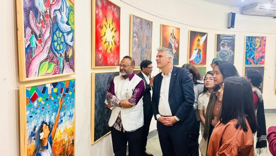 ঢাবি জয়নুল গ্যালারিতে ‘আর্ট ফর ইক্যুয়ালিটি’ শীর্ষক ৩দিনব্যাপী শিল্পকর্ম প্রদর্শনী শুরু